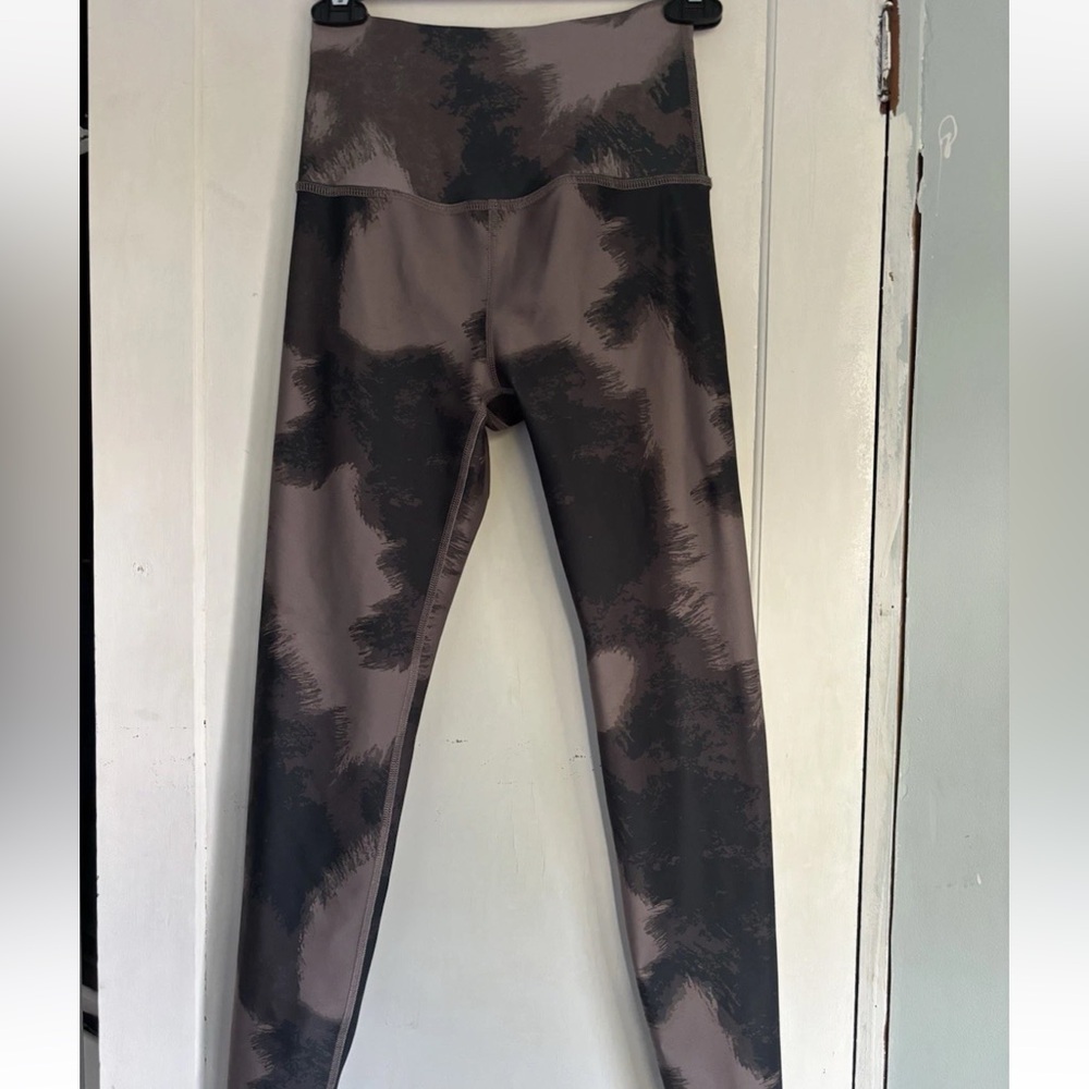 Beyond Yoga Brown Patterned Leggings